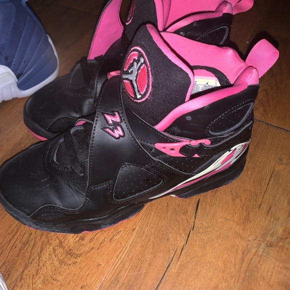 Jordan’s. Size 5 - Picture 10 of 10